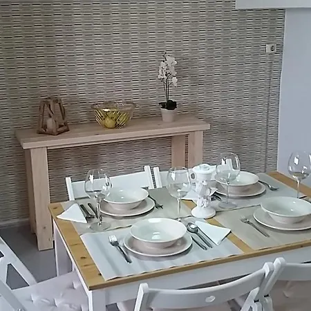 Апартаменти Palmeras Beach *
