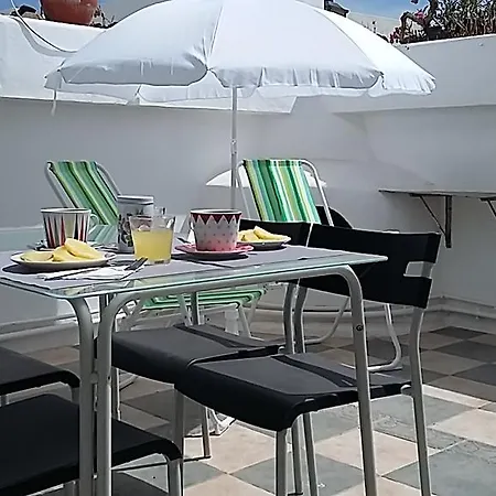 Palmeras Beach Apartment *